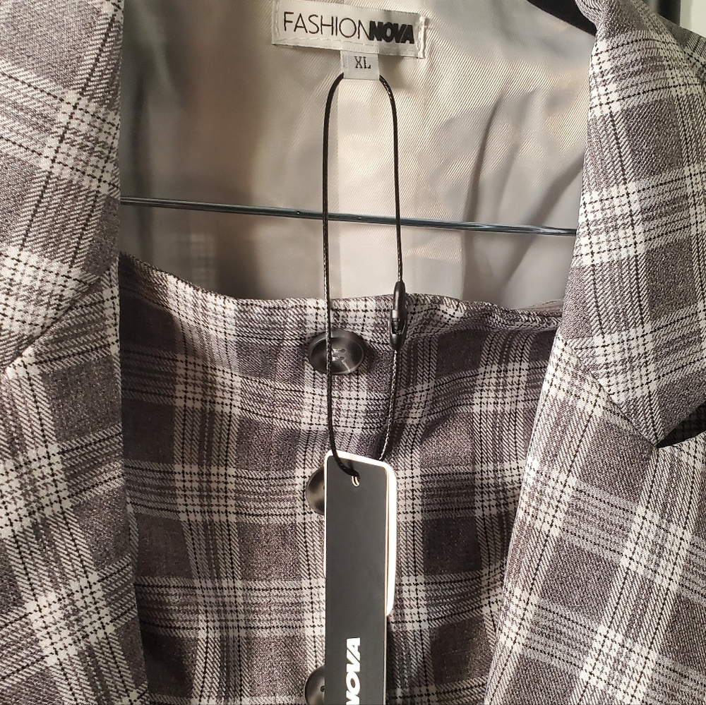 Fashion Nova Gray Plaid Blazer - Picture 4 of 6